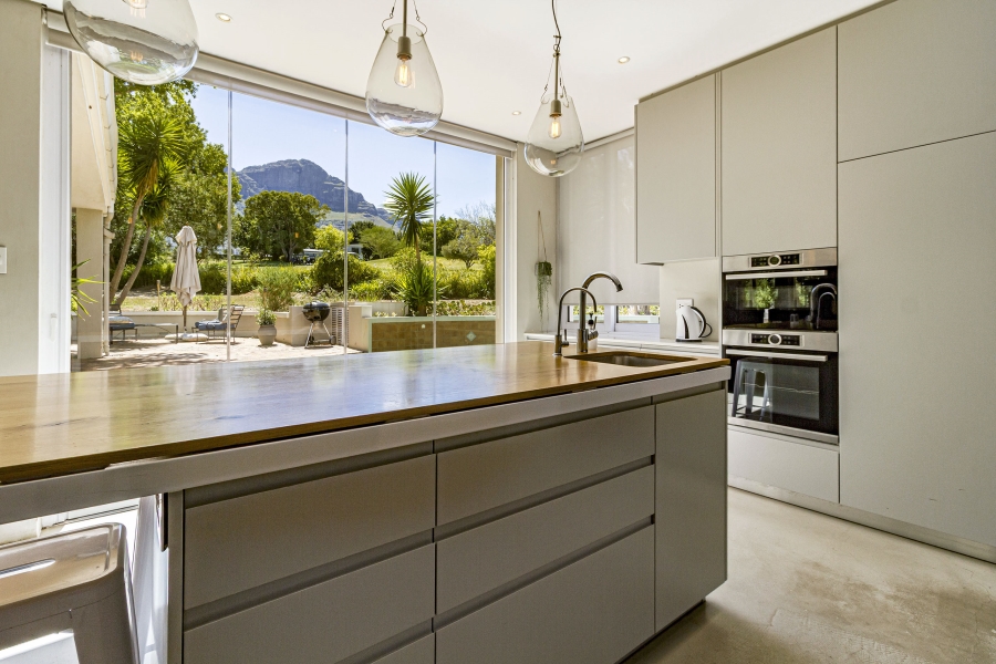 5 Bedroom Property for Sale in Erinvale Golf Estate Western Cape